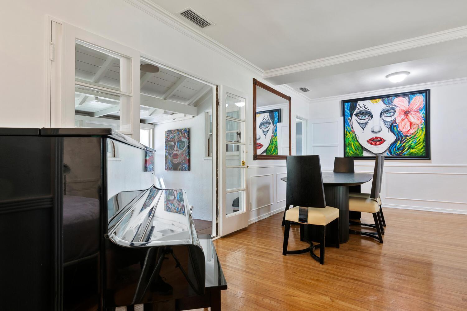 Modern 4bed 3bath With Piano Near Universal & Hollywood For 9 *